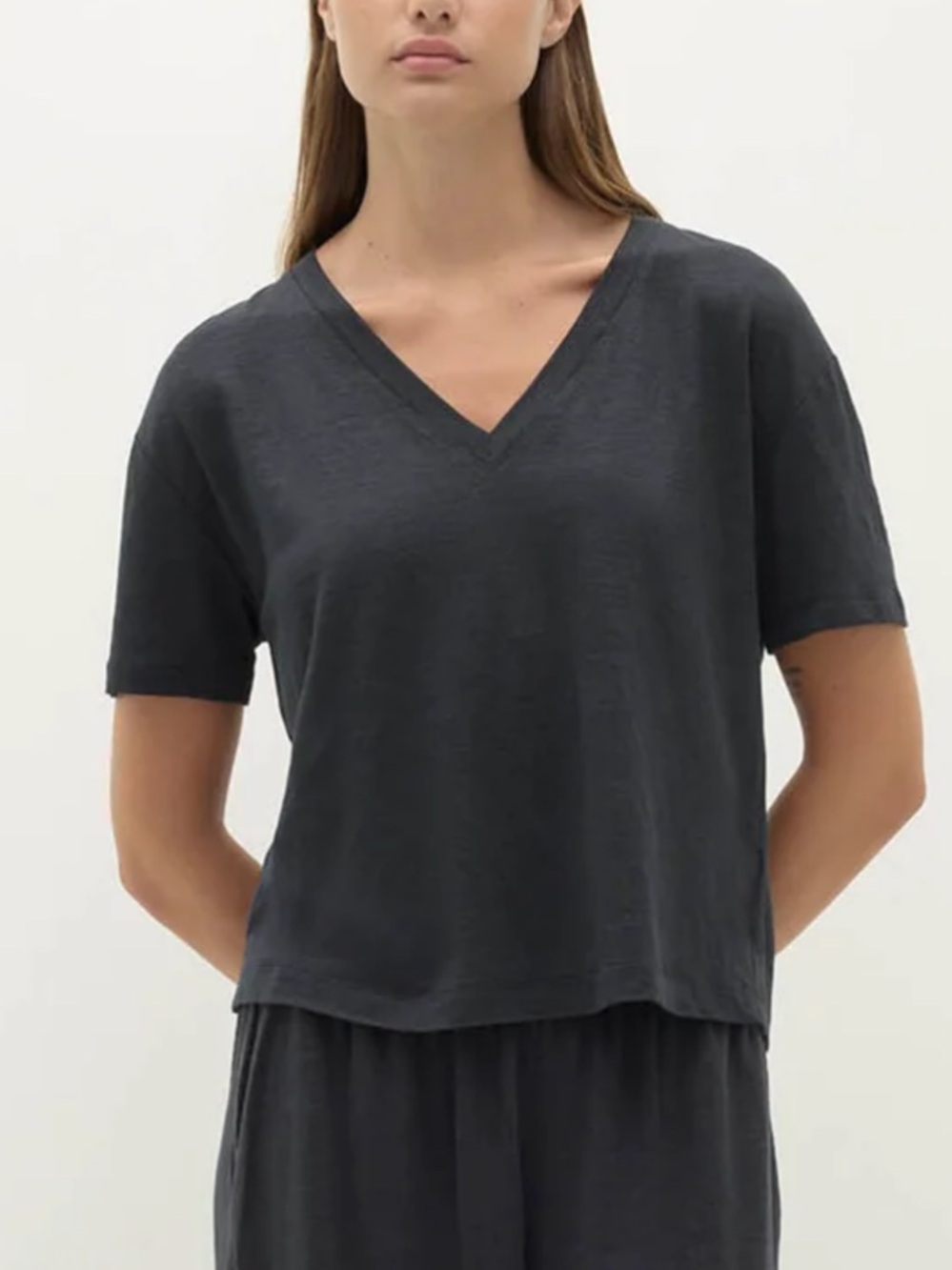 NAKED CASHMERE NONAME V-NECK TEE BLACK. Size M. MSRP $110
